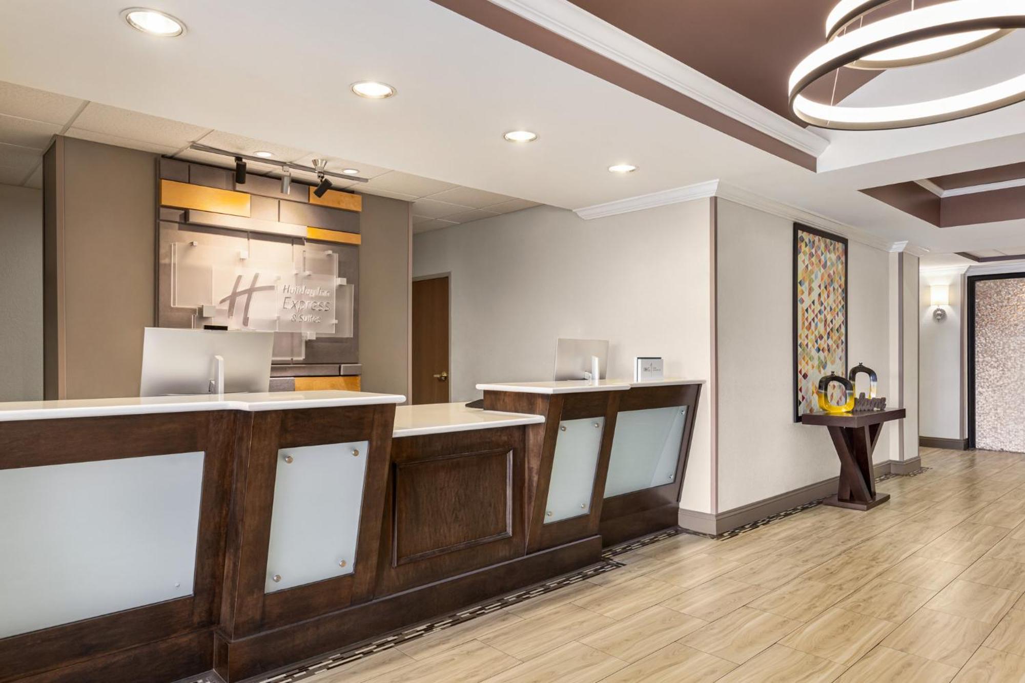 Holiday Inn Express Hotel & Suites Live Oak By Ihg Exterior photo